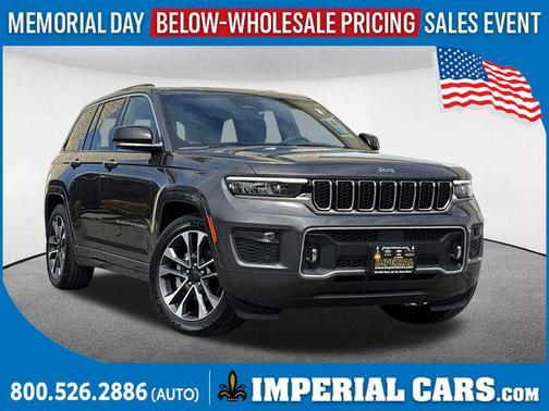 Baltic Gray Metallic Clearcoat 2022 Jeep Grand Cherokee Overland