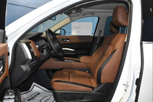 2025 Nissan Pathfinder Platinum 4WD