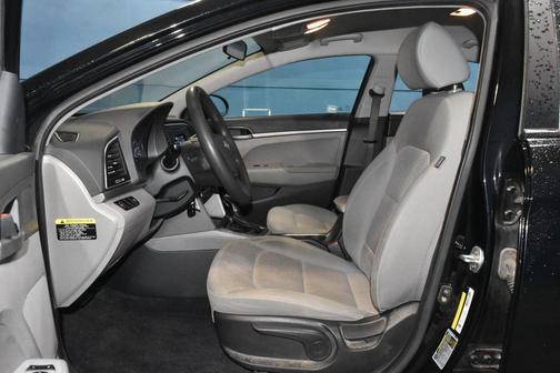 Black Noir Pearl 2017 Hyundai ELANTRA SE