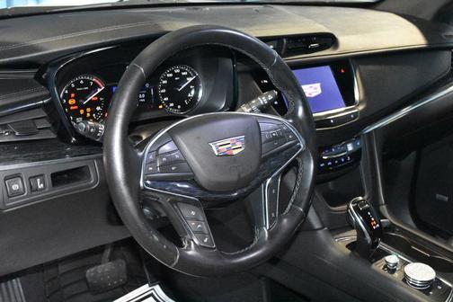 Crystal White Tricoat 2020 Cadillac XT5 Premium Luxury