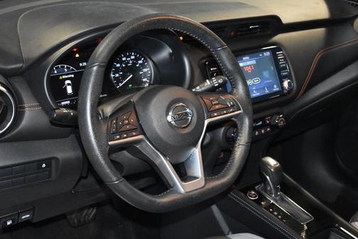 2021 Nissan Kicks SR