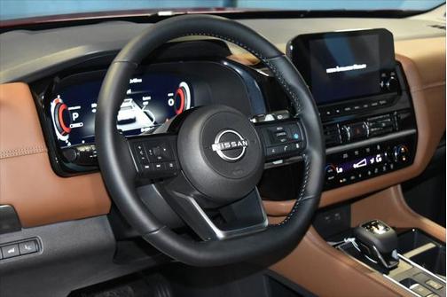 2025 Nissan Pathfinder Platinum 4WD