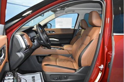 2025 Nissan Pathfinder Platinum 4WD