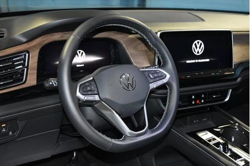 2024 Volkswagen Atlas 2.0T SE w/Technology 4MOTION