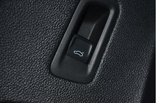 2024 Volkswagen Atlas 2.0T SE w/Technology 4MOTION