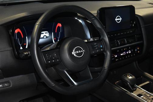 2024 Nissan Pathfinder Platinum FWD