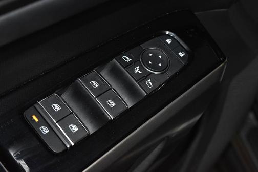 2024 Nissan Pathfinder Platinum FWD