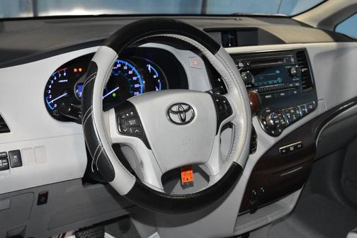 2012 Toyota Sienna XLE