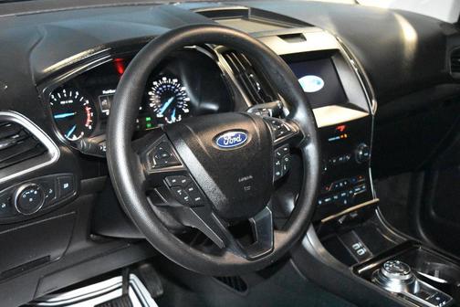 2020 Ford Edge SE