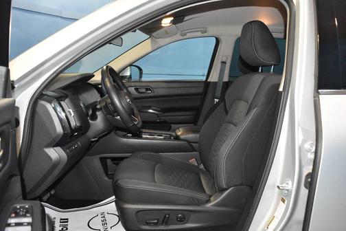 2025 Nissan Pathfinder SV 4WD