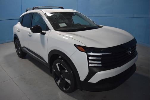 Aspen White Tricoat 2026 Nissan Kicks SR SUV