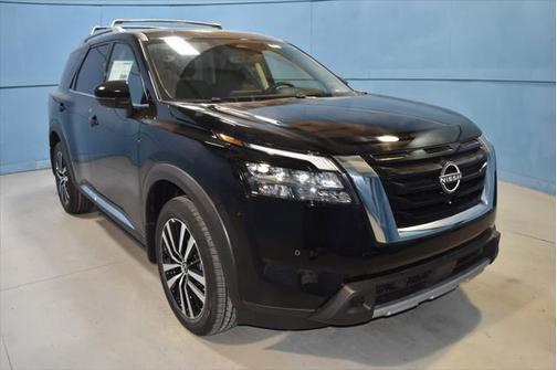2025 Nissan Pathfinder Platinum 4WD