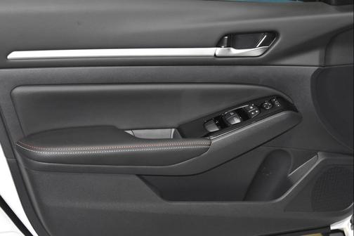 2025 Nissan Altima SR FWD