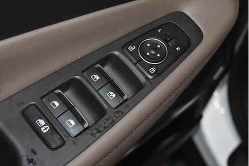 2022 Hyundai SANTA FE HEV SEL Premium