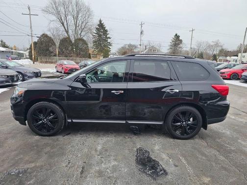 2018 Nissan Pathfinder SL