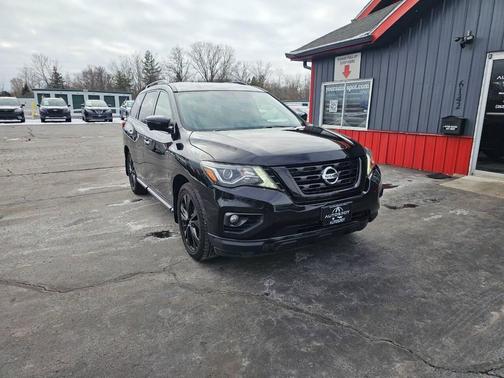 2018 Nissan Pathfinder SL