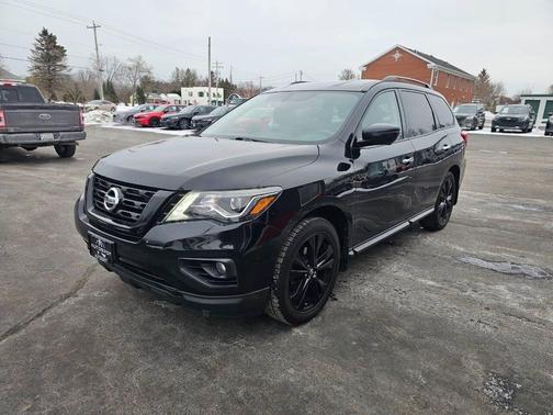 2018 Nissan Pathfinder SL