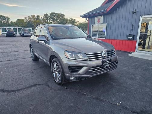 2016 Volkswagen Touareg VR6 Lux