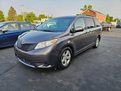 2014 Toyota Sienna LE