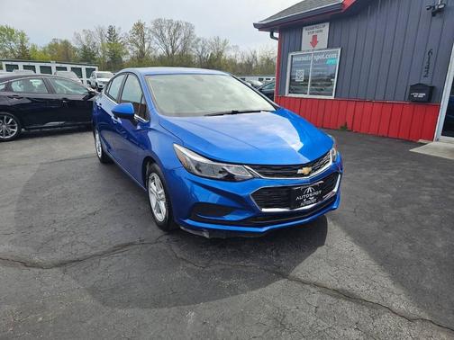 Kinetic Blue Metallic 2017 Chevrolet Cruze LT