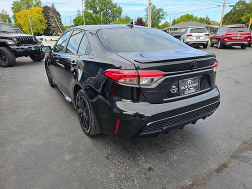 Black Sand Pearl 2021 Toyota Corolla SE