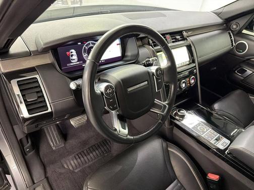 Corris Grey 2018 Land Rover Discovery HSE