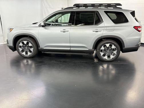 Solar Silver Metallic 2026 Honda Pilot Elite