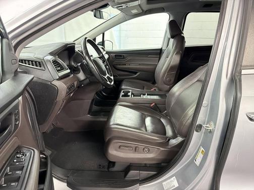Silver 2018 Honda Odyssey Touring