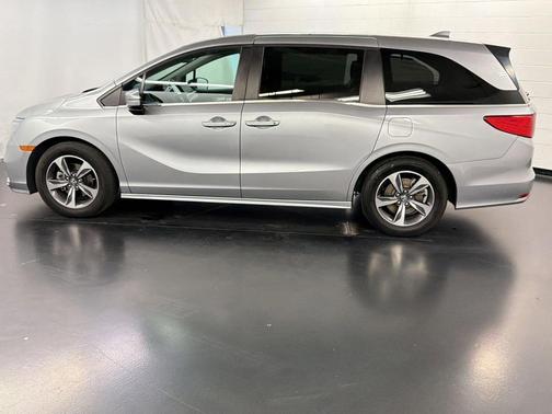 Silver 2018 Honda Odyssey Touring