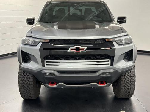 Sterling Gray Metallic 2024 Chevrolet Colorado ZR2