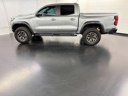Sterling Gray Metallic 2024 Chevrolet Colorado ZR2