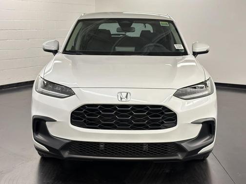 White 2023 Honda HR-V LX