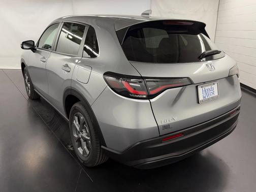 Solar Silver Metallic 2026 Honda HR-V LX