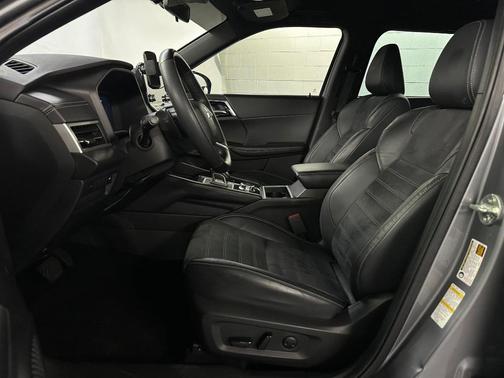 2023 Mitsubishi Outlander SE Black Edition