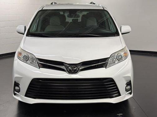 White 2020 Toyota Sienna LE