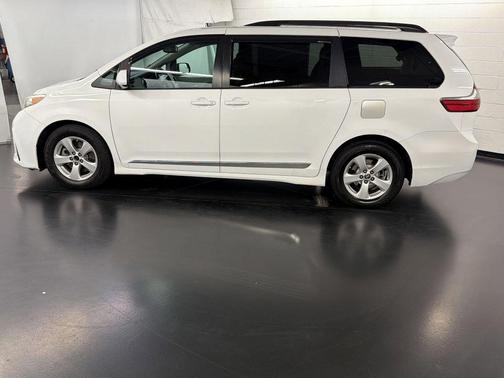 White 2020 Toyota Sienna LE