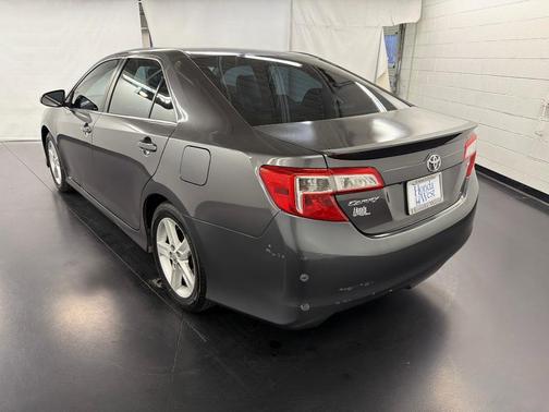 Gray 2014 Toyota Camry SE