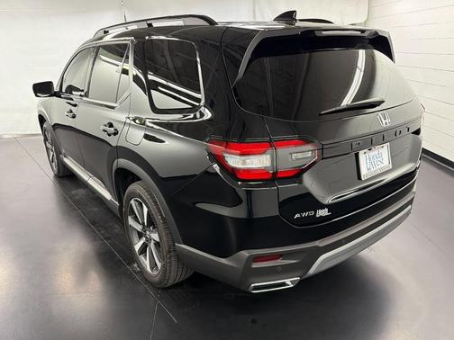 Black 2023 Honda Pilot Touring