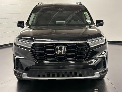 Black 2023 Honda Pilot Touring