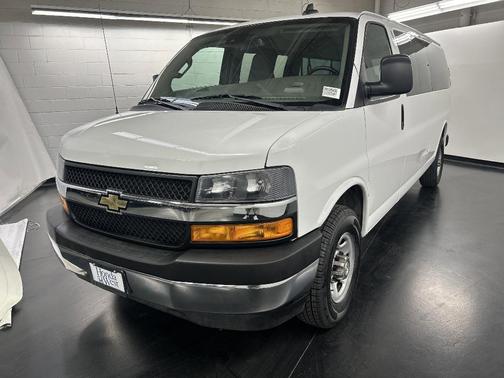2022 Chevrolet Express 3500 LT
