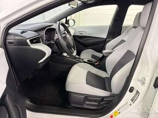 White 2022 Toyota Corolla Hatchback XSE