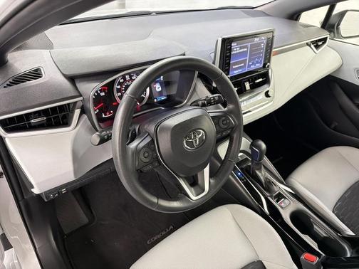 White 2022 Toyota Corolla Hatchback XSE