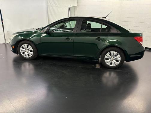 Rainforest Green Metallic 2014 Chevrolet Cruze LS