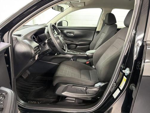 Black 2024 Honda HR-V LX