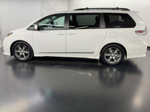 2017 Toyota Sienna SE