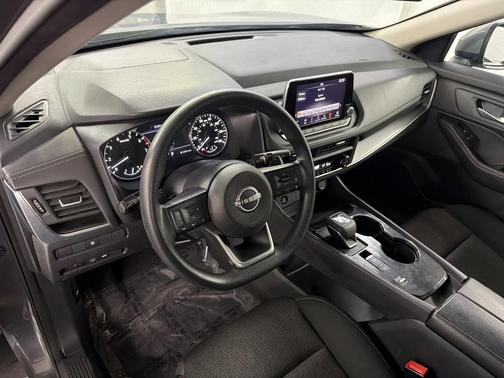 Gun Metallic 2024 Nissan Rogue SV