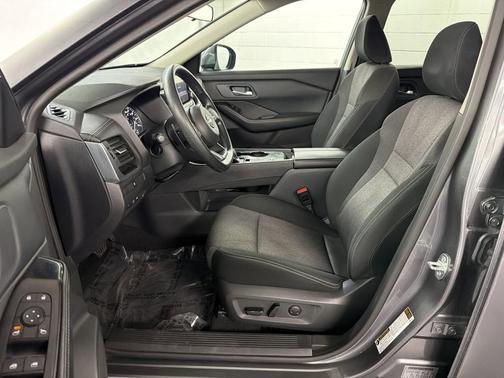 Gun Metallic 2024 Nissan Rogue SV