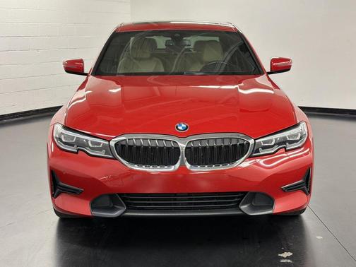 Melbourne Red Metallic 2022 BMW 330 i xDrive