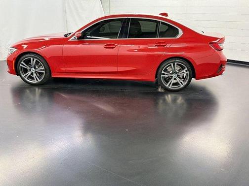 Melbourne Red Metallic 2022 BMW 330 i xDrive