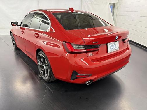 Melbourne Red Metallic 2022 BMW 330 i xDrive